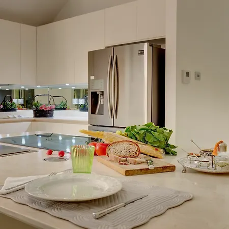 Domus Domitia Luxury House *