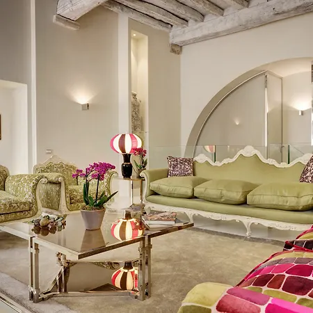 Domus Domitia Luxury House *