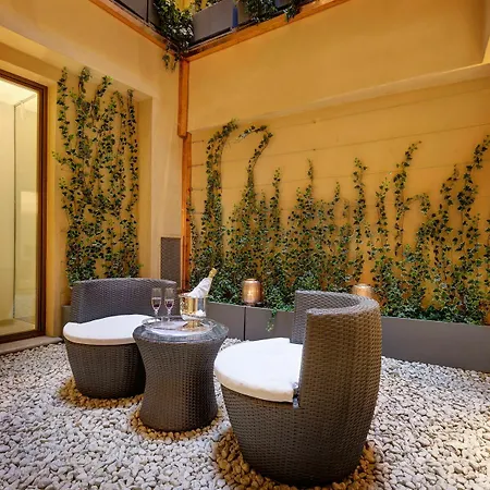 Domus Domitia Luxury House شقة